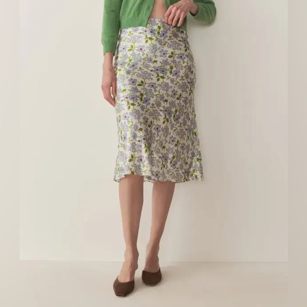 DÔEN 
Elowena silk Midi Skirt - Ivory Strawberry Moon Floral